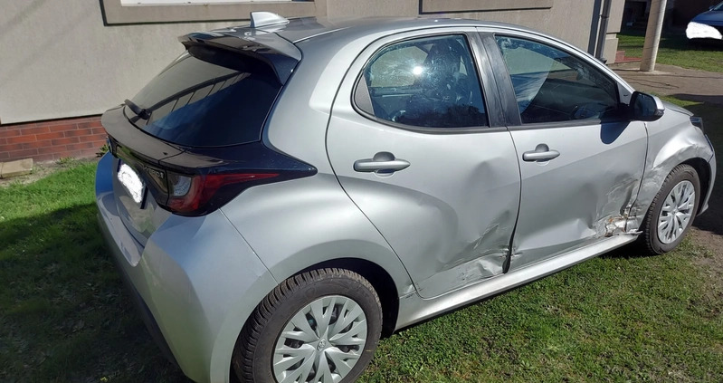 Toyota Yaris cena 46617 przebieg: 105900, rok produkcji 2020 z Mielec małe 254